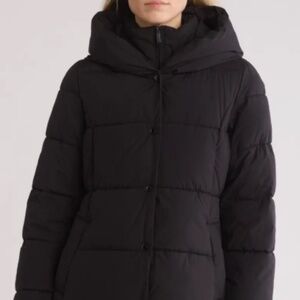 Sam Edelman black puffer in size medium gently used great condition